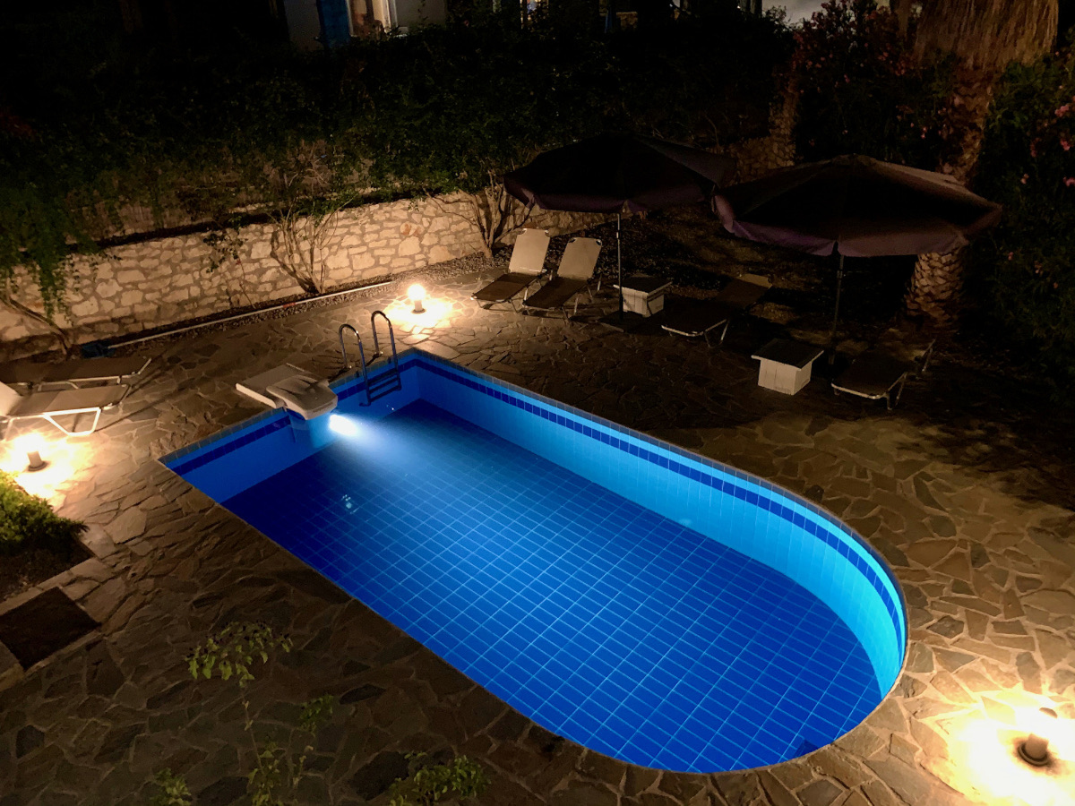Zwembad 'by night', Villa Ithaka op Kreta, het ideale vakantiethuis!